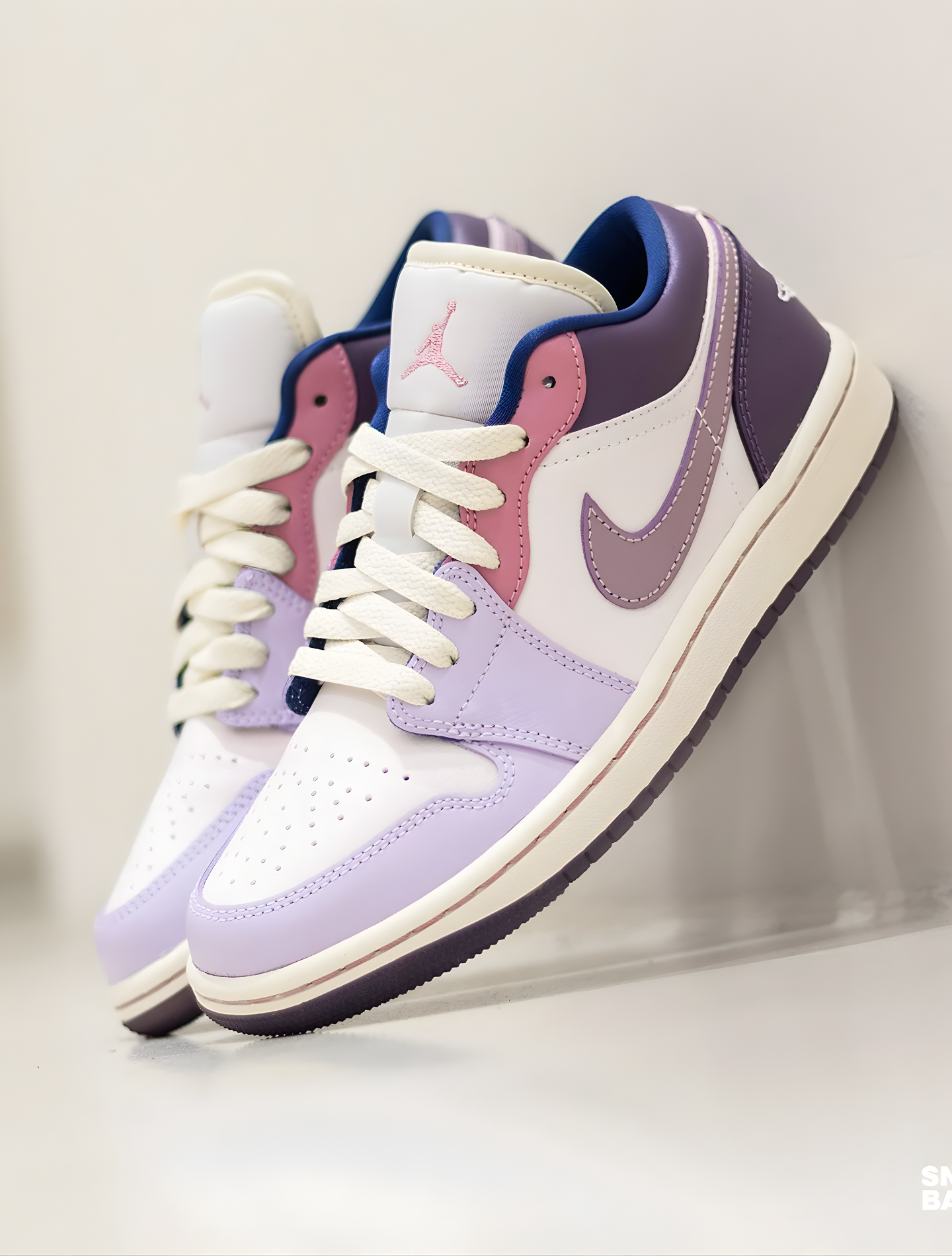 NIKE AIR JORDAN 1 LOW PASTEL PURPLE