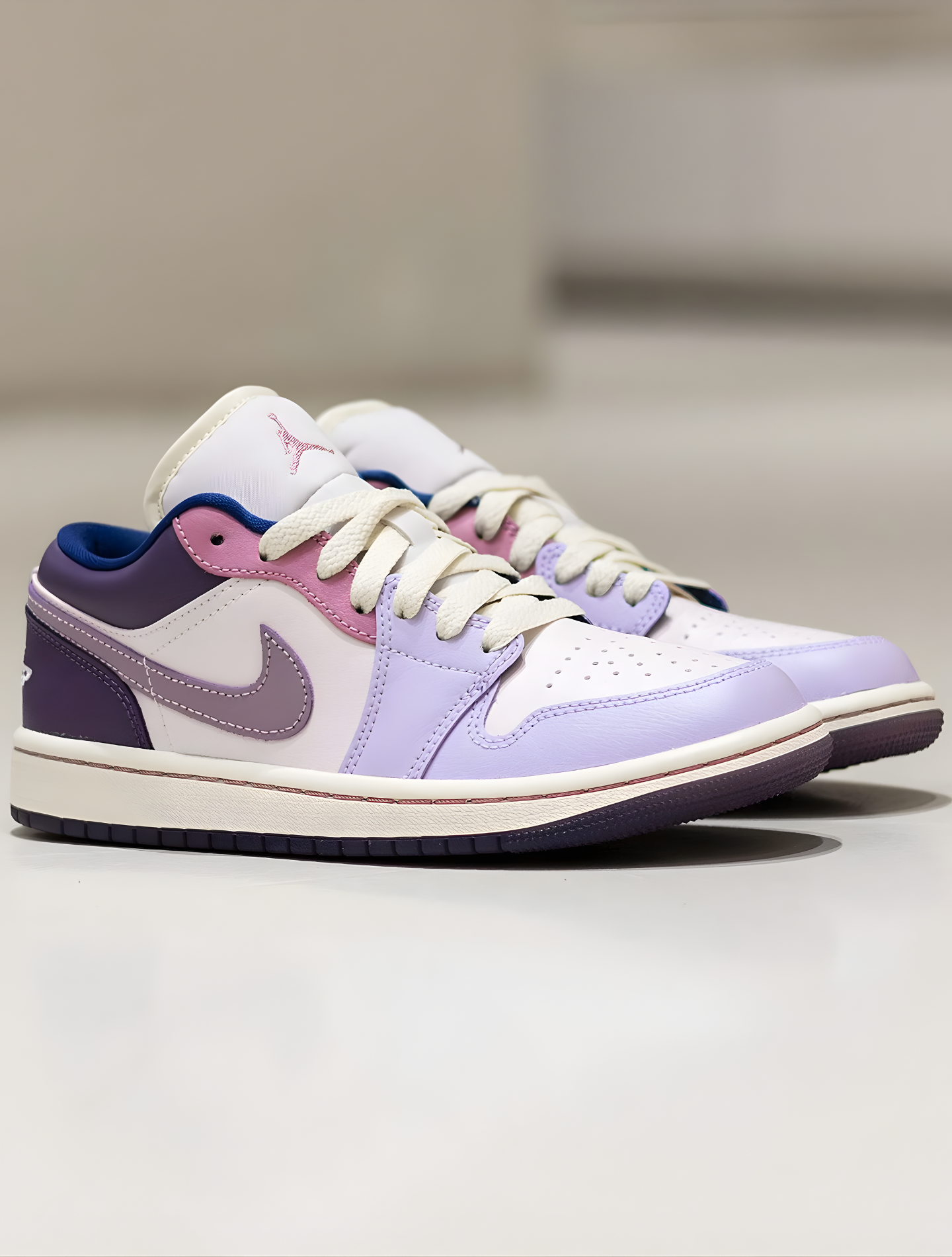 NIKE AIR JORDAN 1 LOW PASTEL PURPLE