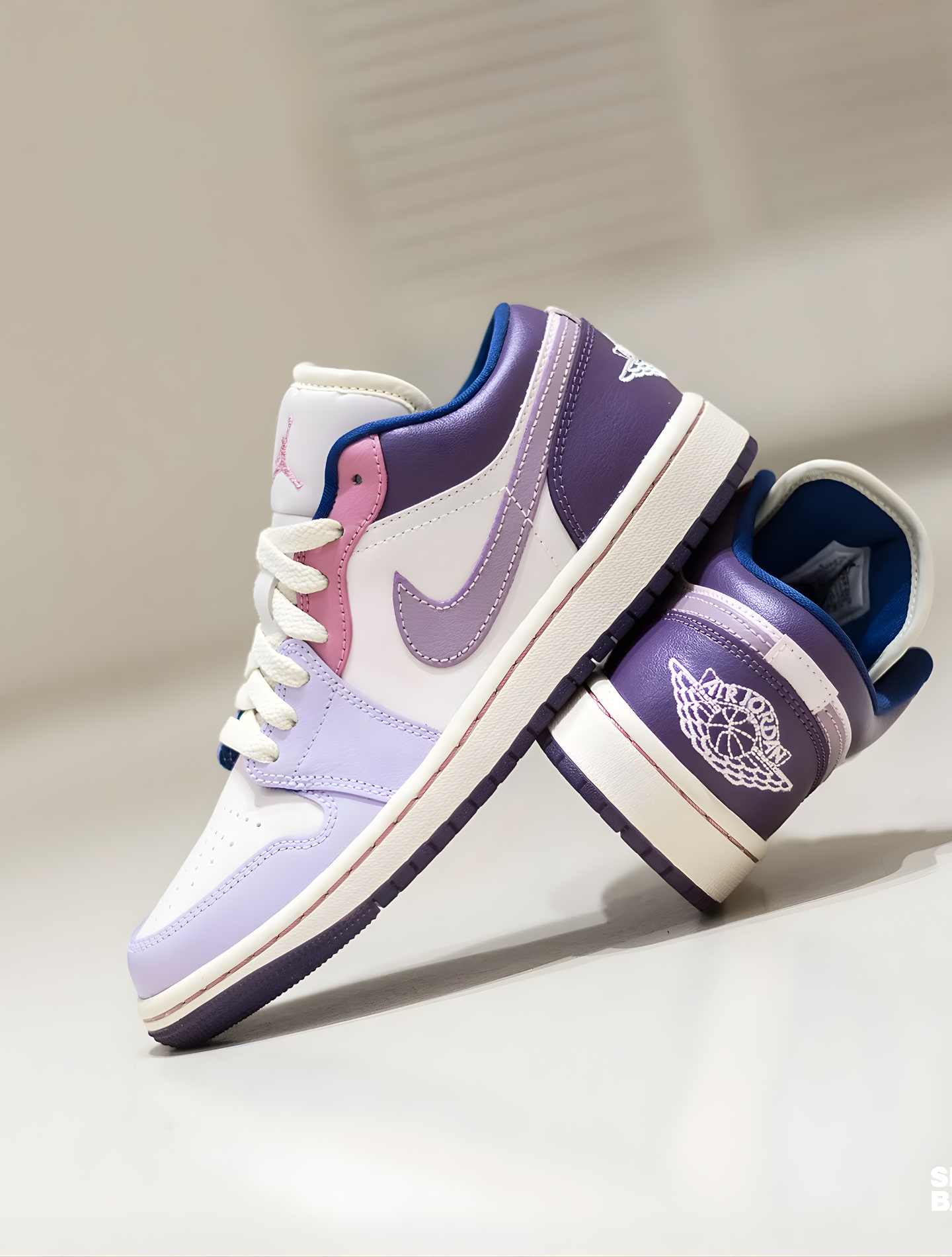 NIKE AIR JORDAN 1 LOW PASTEL PURPLE