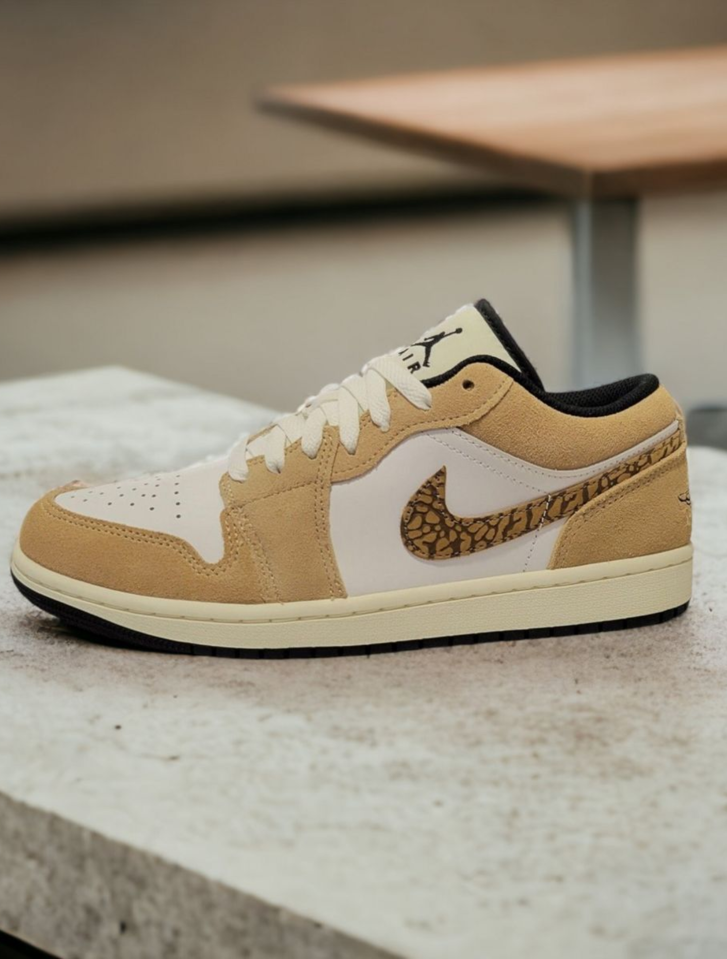 NIKE AIR JORDAN 1 LOW SE BROWN ELEPHANT