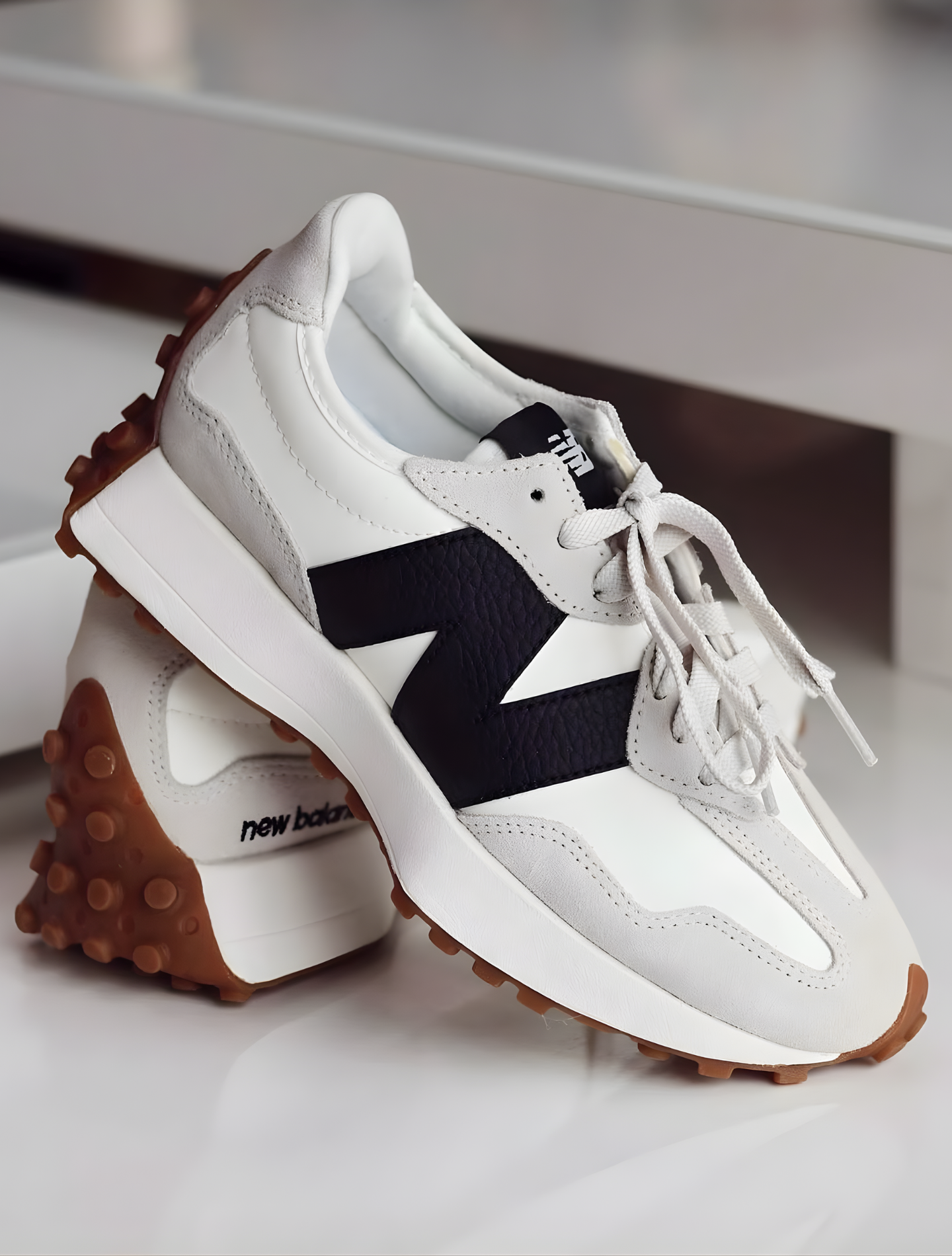 NEW BALANCE 327 MOONBEAM BLACK