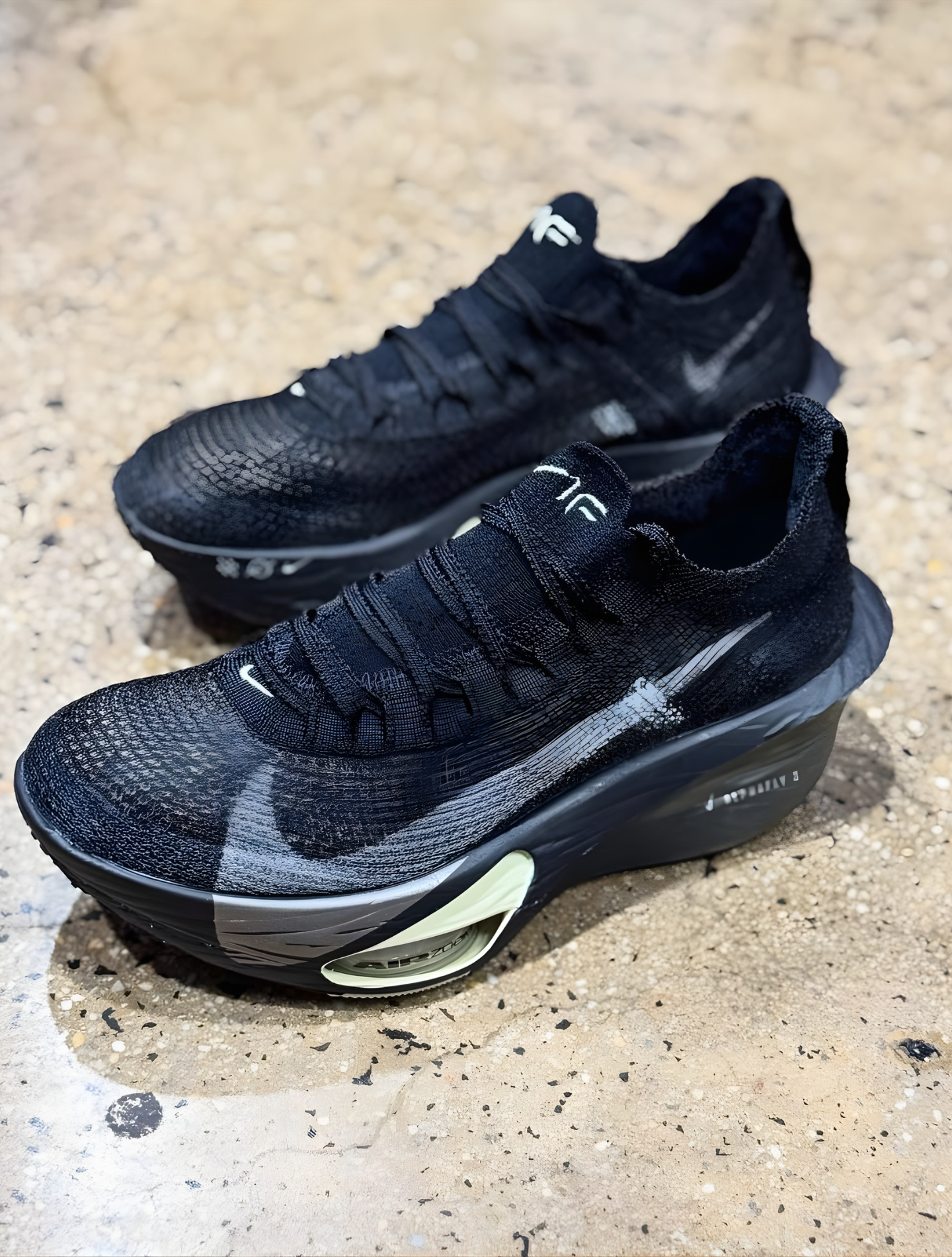 NIKE ALPHAFLY 3 METALLIC MEDIUM ASH