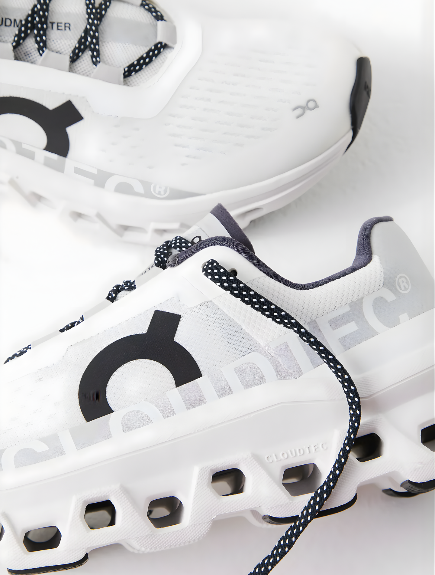 ON CLOUDMONSTER WHITE BLACK