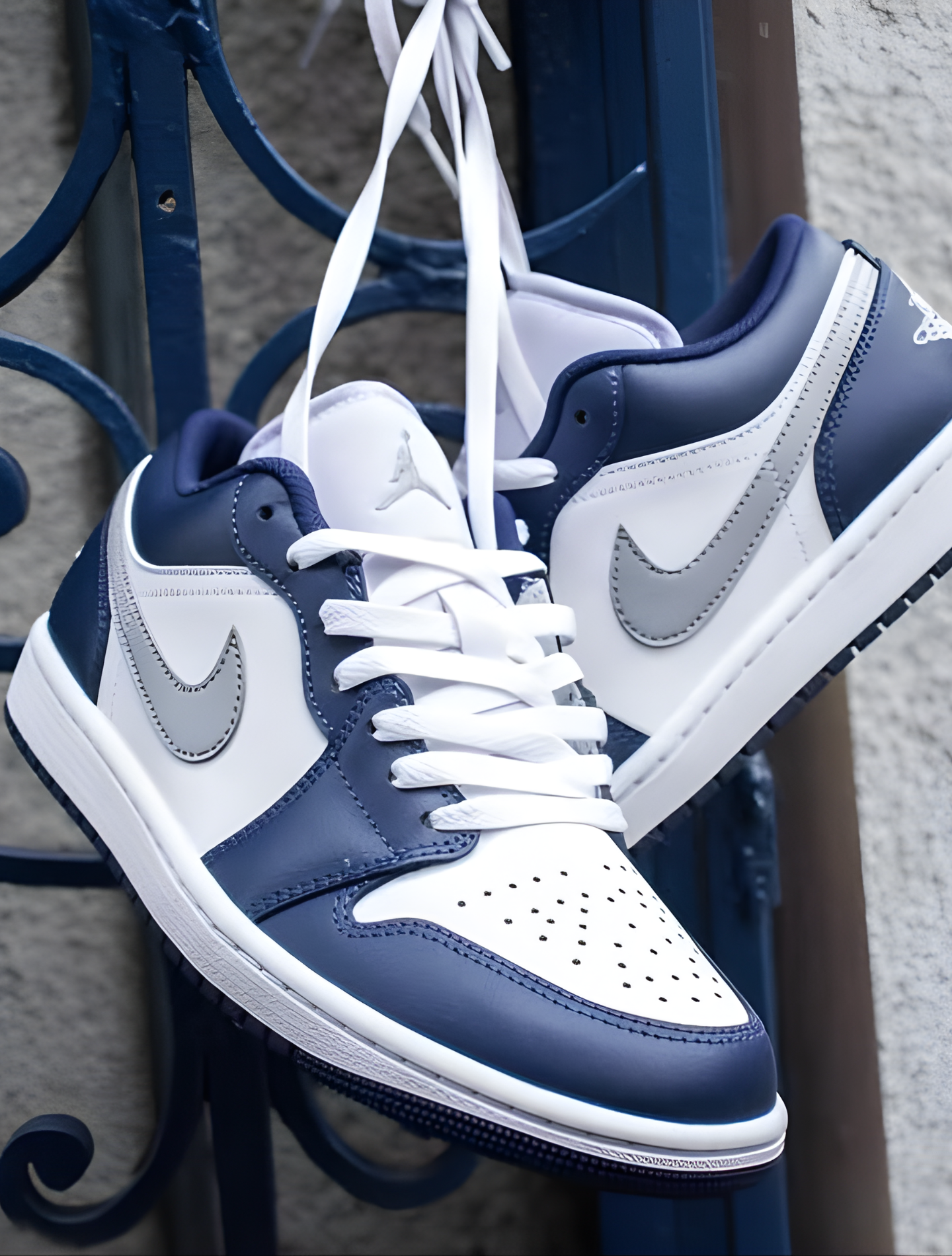AIR JORDAN 1 LOW MIDNIGHT NAVY