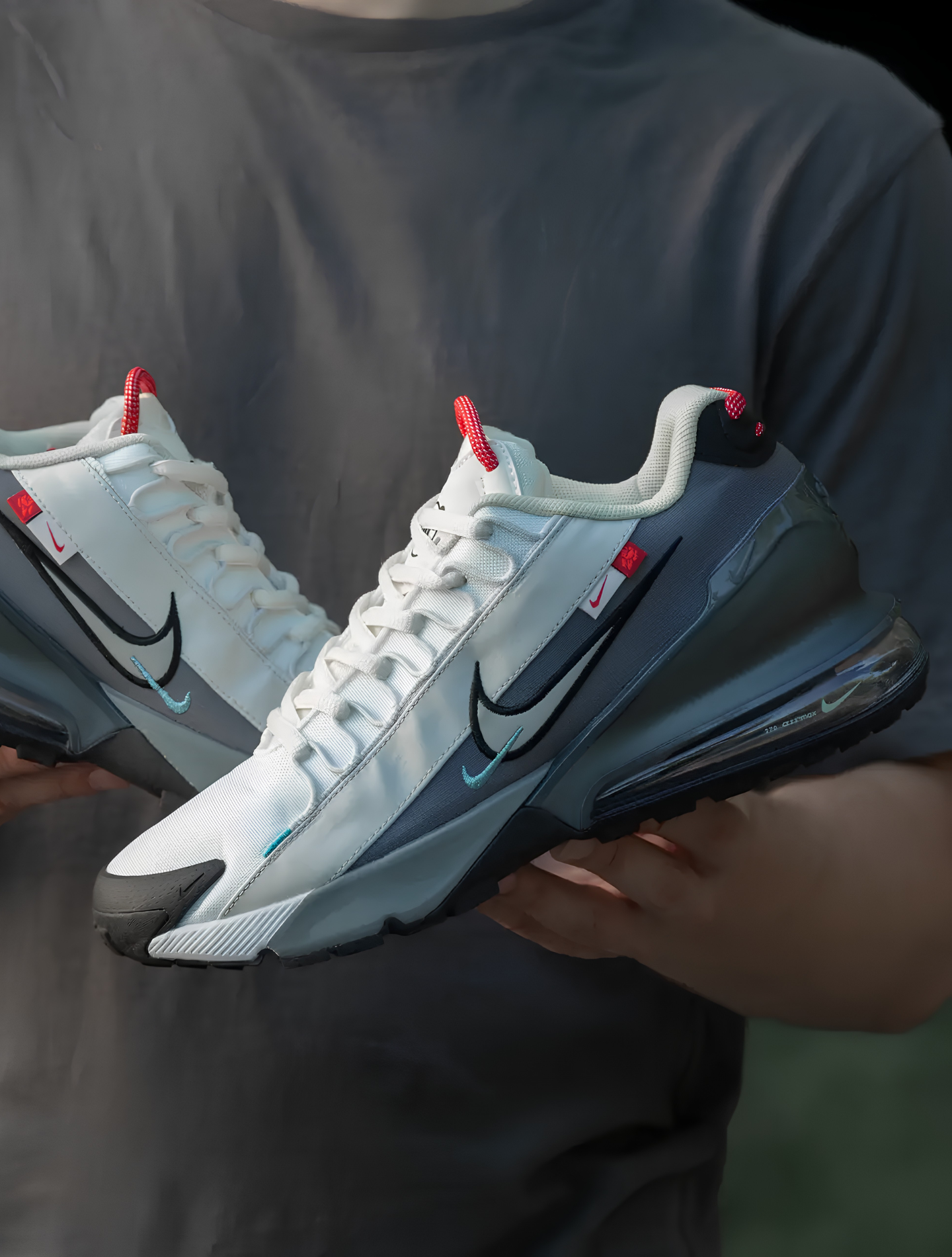 NIKE AIR MAX PULSE ROAM SUMMIT WHITE METALLIC SILVER