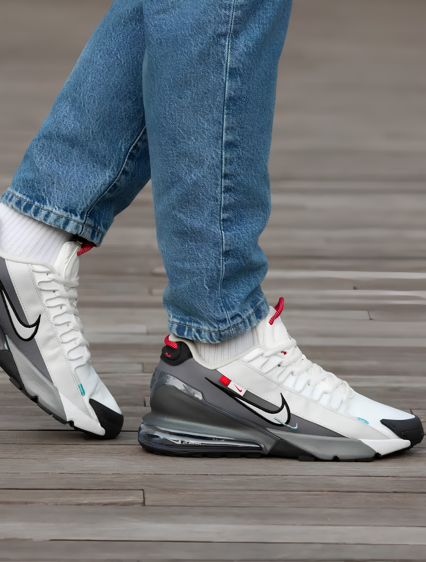 NIKE AIR MAX PULSE ROAM SUMMIT WHITE METALLIC SILVER
