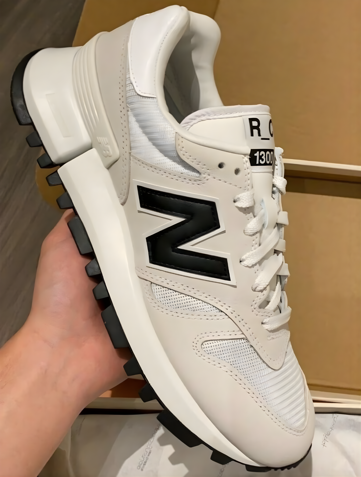 NEW BALANCE RC 1300