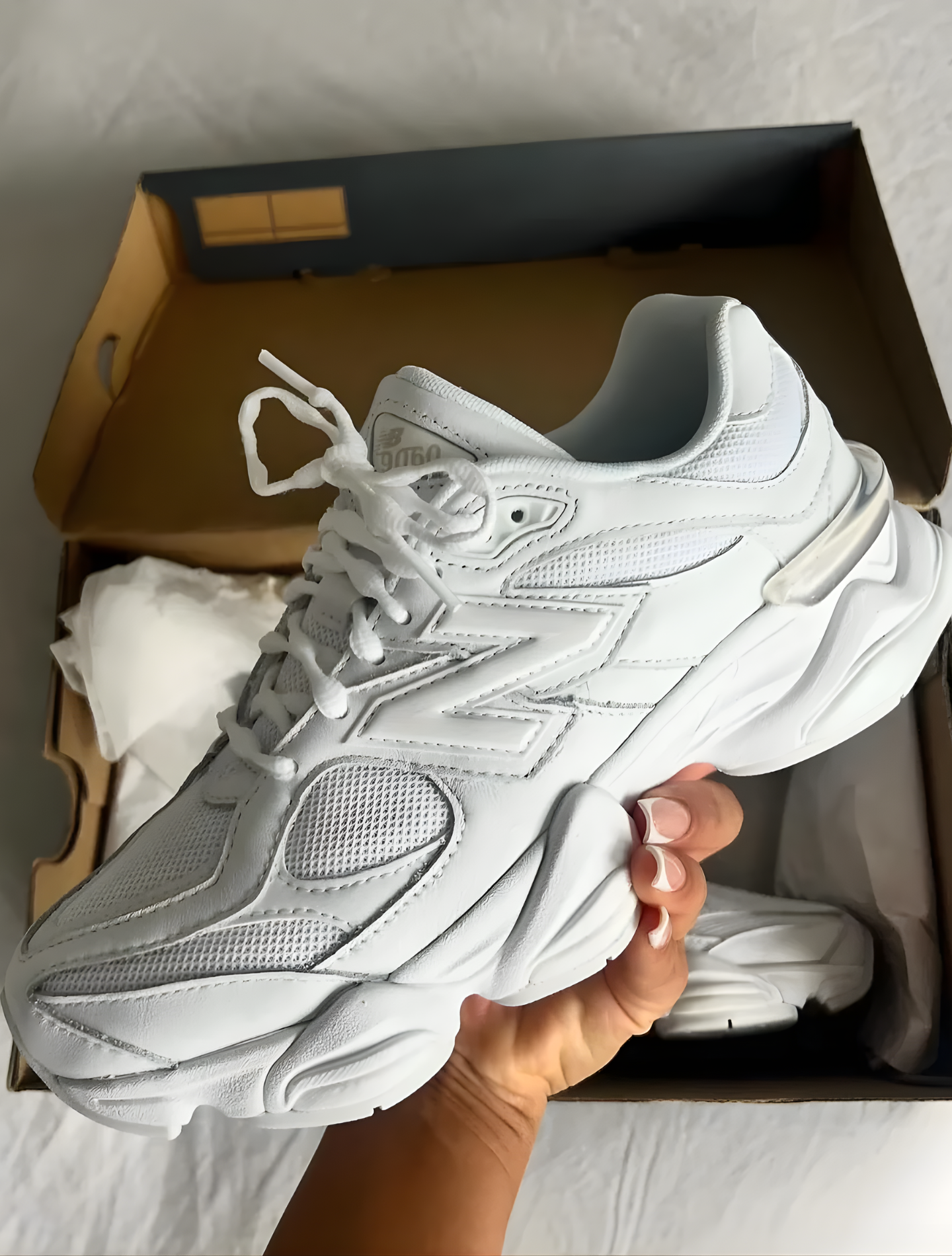 NEW BALANCE 9060 TRIPLE WHITE