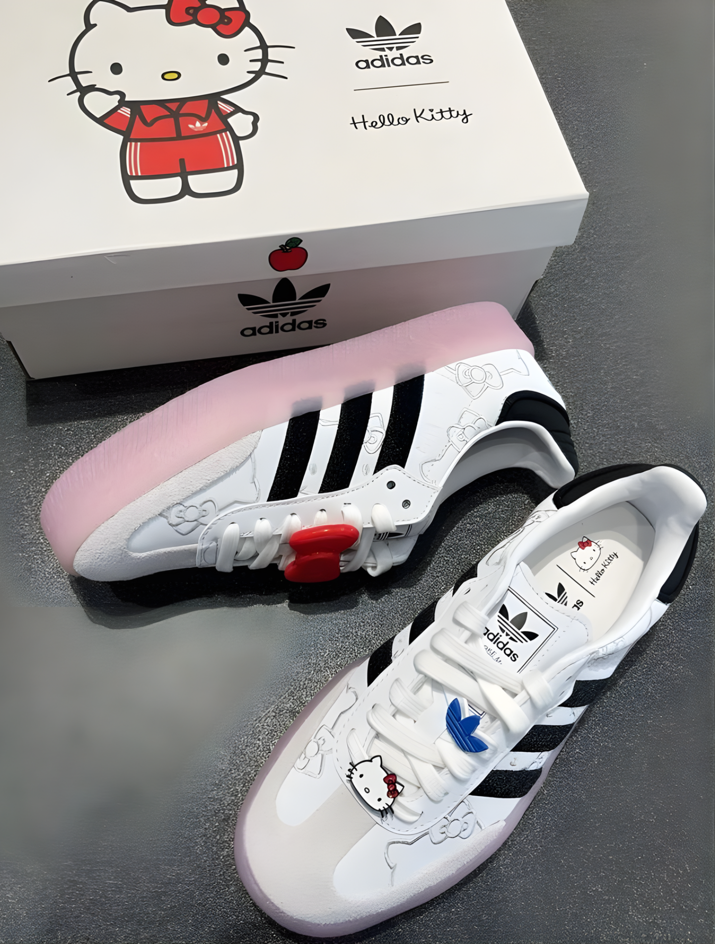 HELLO KITTY X ADIDAS SAMBA