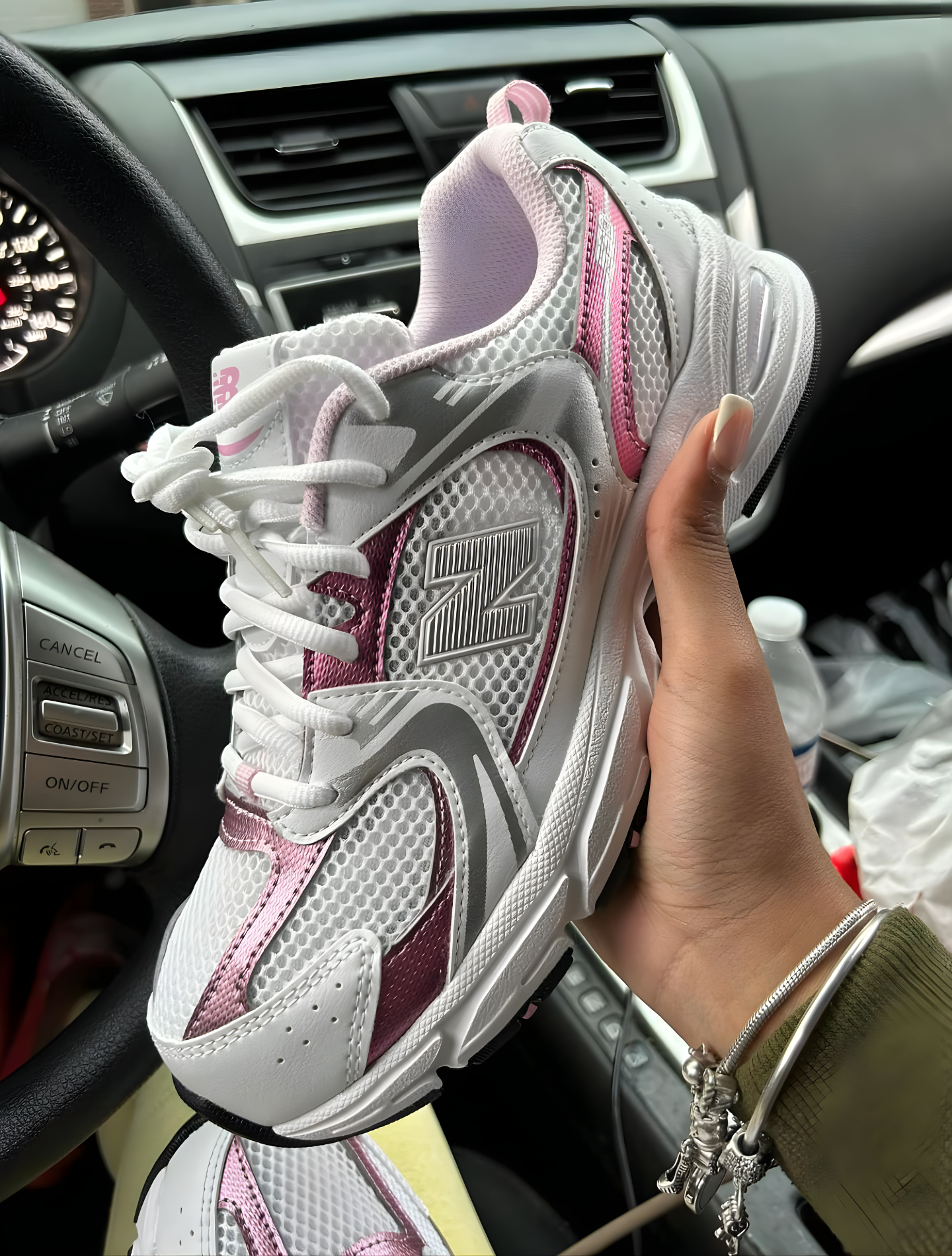 NEW BALANCE 530 WHITE PINK SUGAR