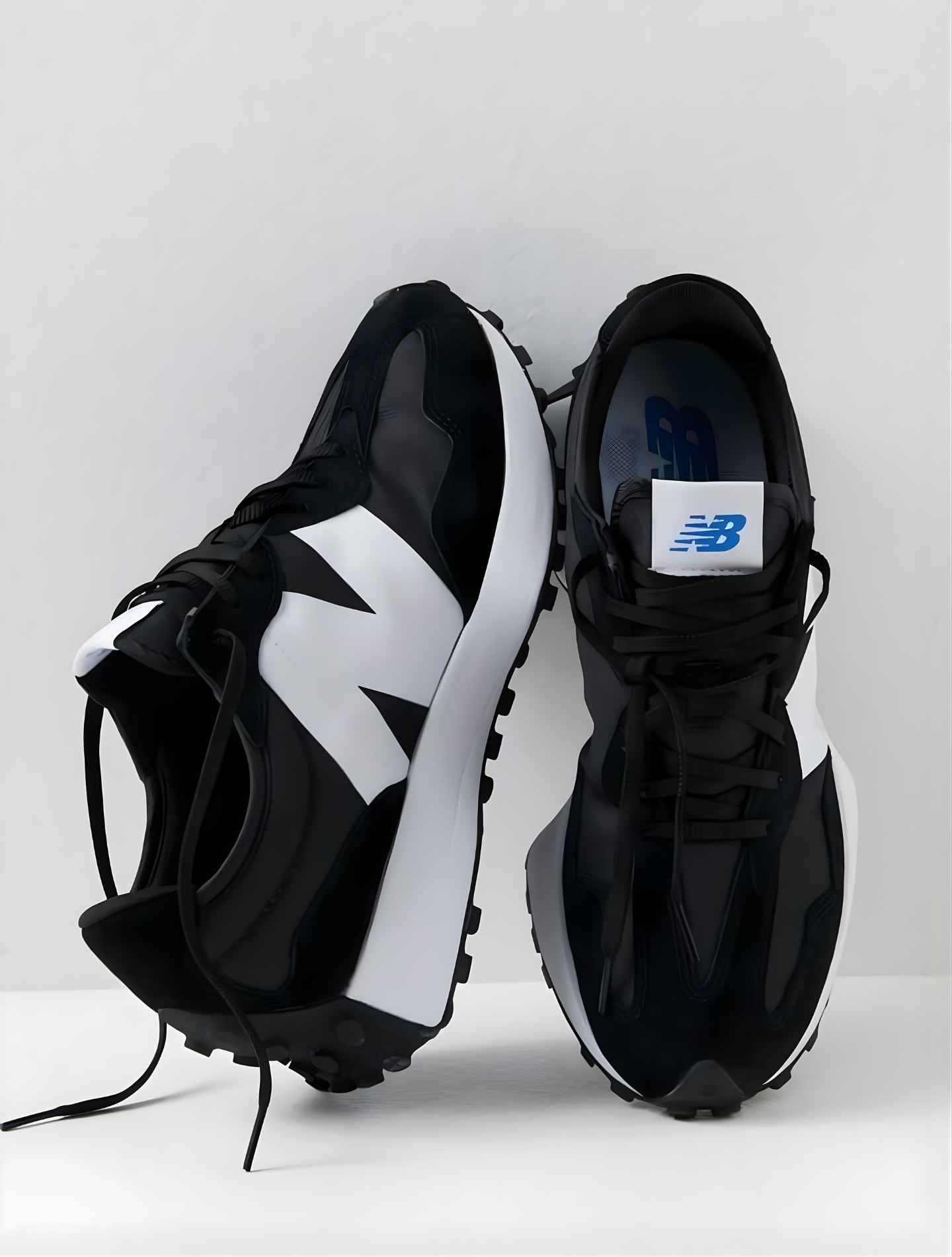 NEW BALANCE 327 BLACK WHITE