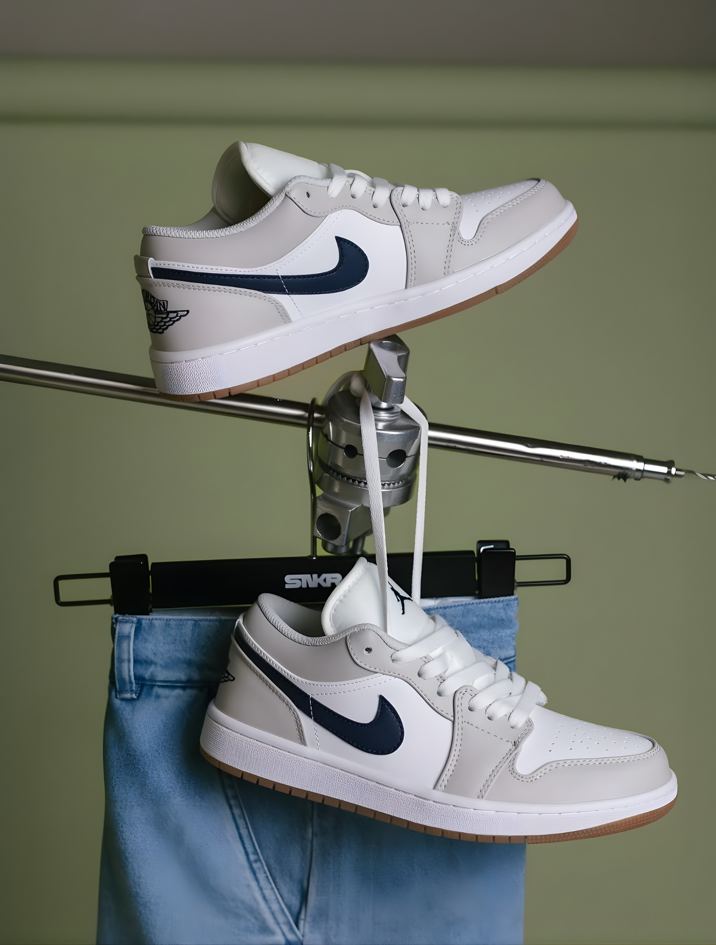NIKE AIR JORDAN 1 LOW MIDNIGHT NAVY