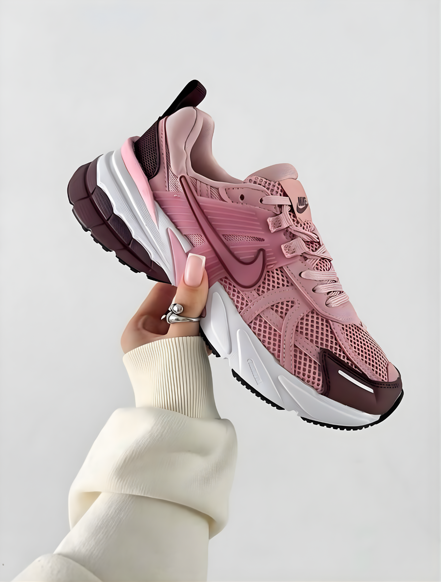 NIKE V2K RUN