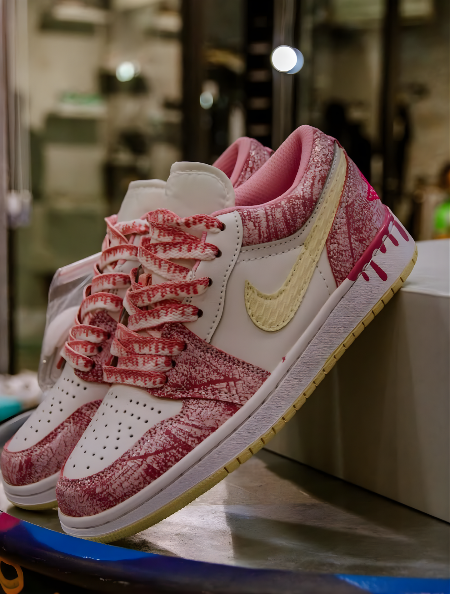 AIR JORDAN 1 LOW PAINT DRIP