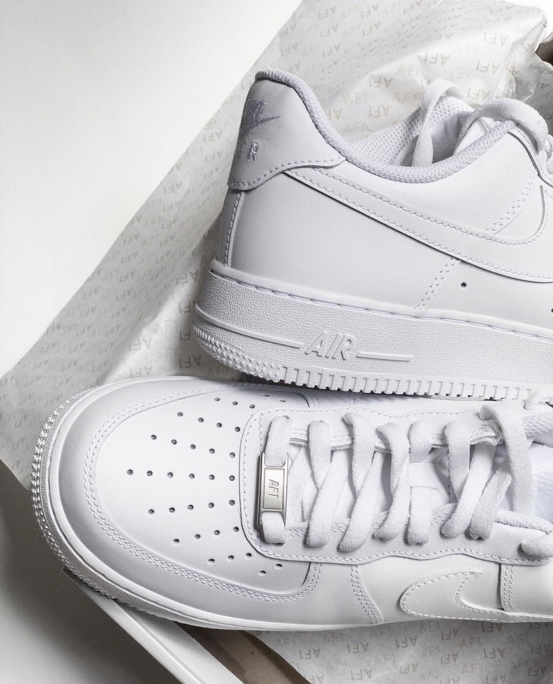 AIR FORCE 1 TRIPLE WHITE
