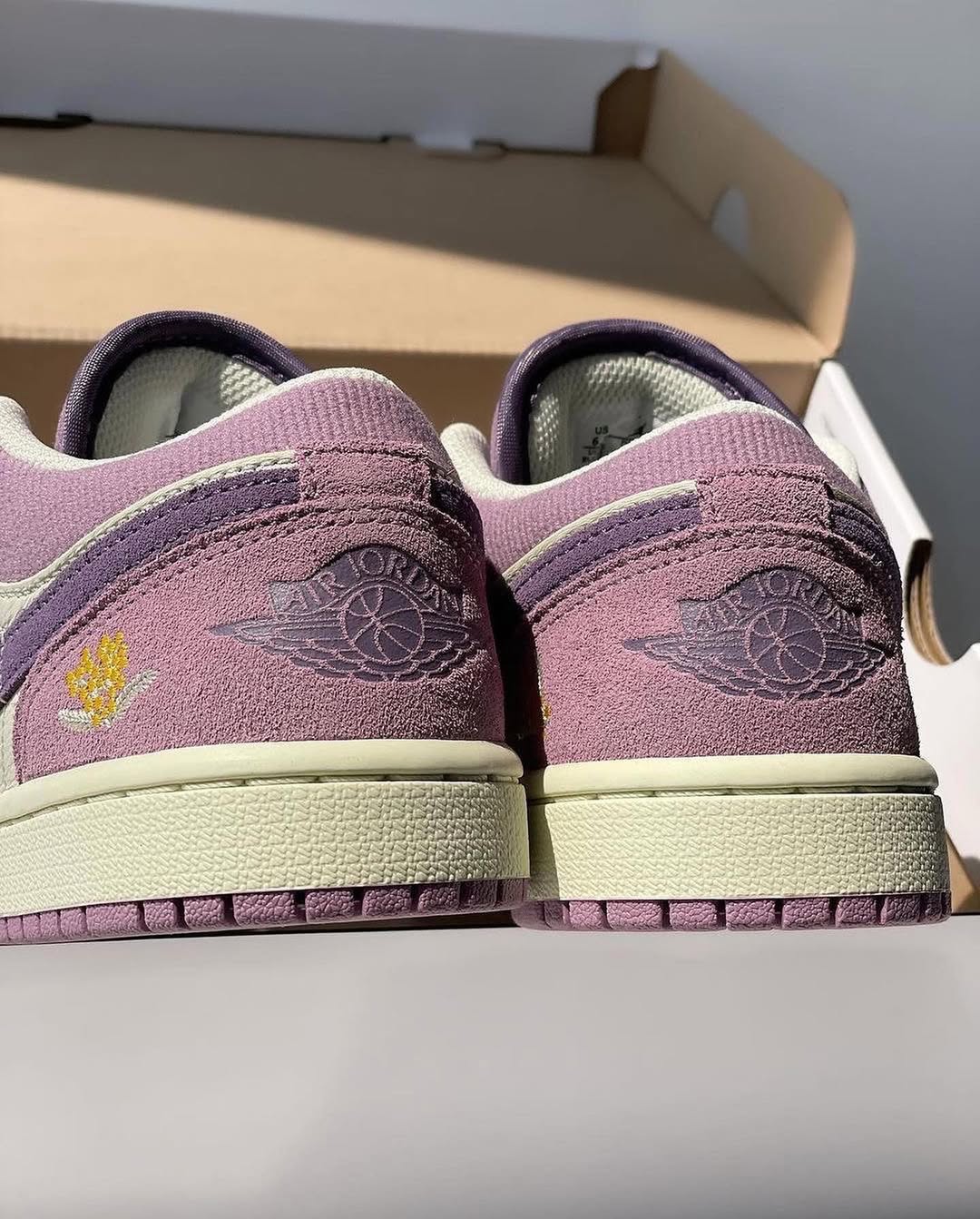 NIKE AIR JORDAN 1 LOW UNITY PURPLE