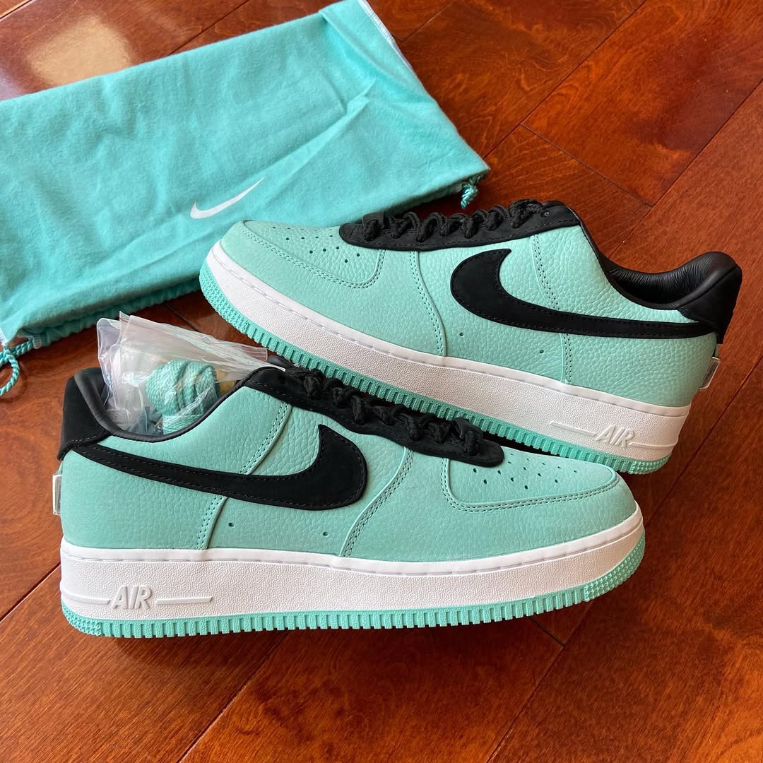 NIKE AF1 X TIFFANY CO.