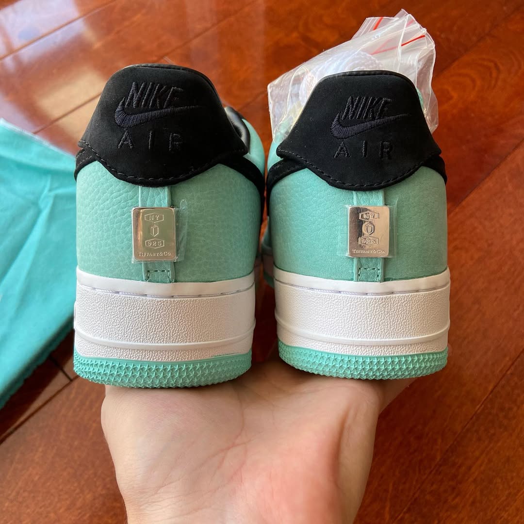NIKE AF1 X TIFFANY CO.
