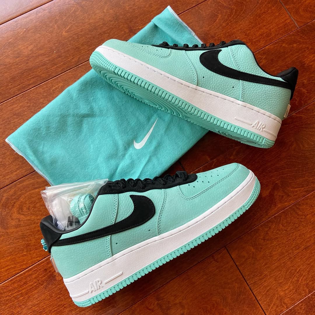 NIKE AF1 X TIFFANY CO.