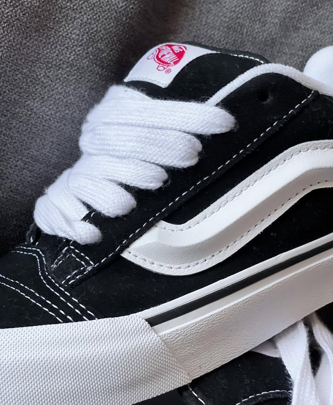 VANS KNU SKOOL BLACK X TRUE WHITE