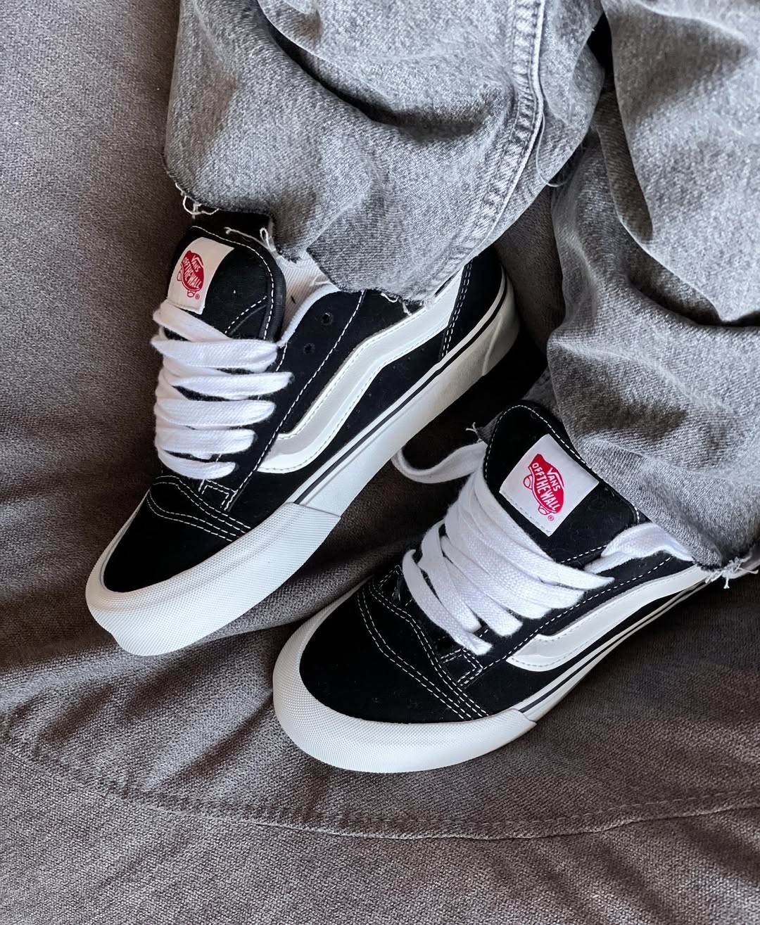 VANS KNU SKOOL BLACK X TRUE WHITE