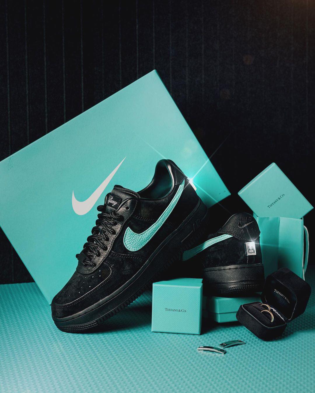 TIFFANY & CO. X NIKE AIR FORCE 1 LOW