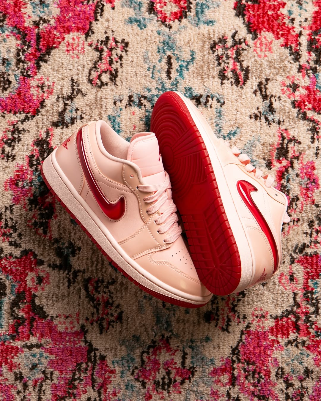 NIKE AIR JORDAN 1 LOW PATENT VALENTINE'S DAY