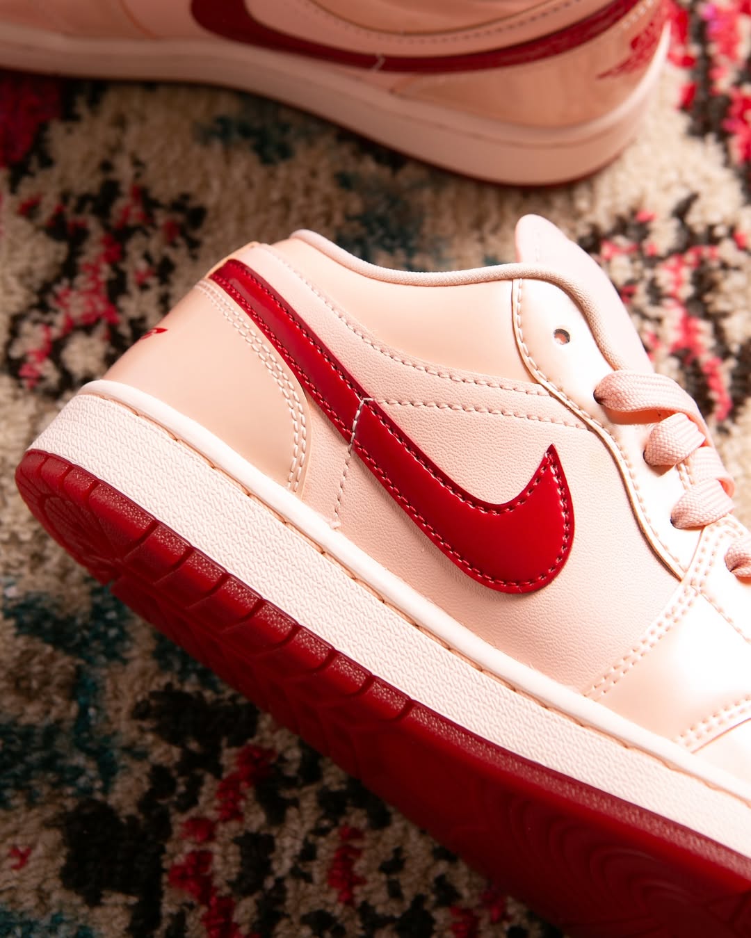 NIKE AIR JORDAN 1 LOW PATENT VALENTINE'S DAY