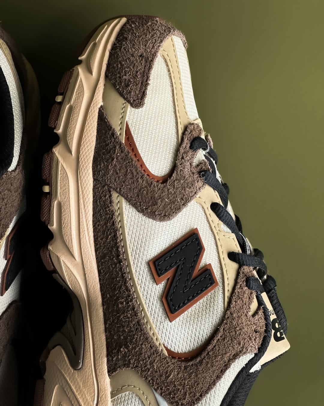 NEW BALANCE 530 DARK MUSHROOM