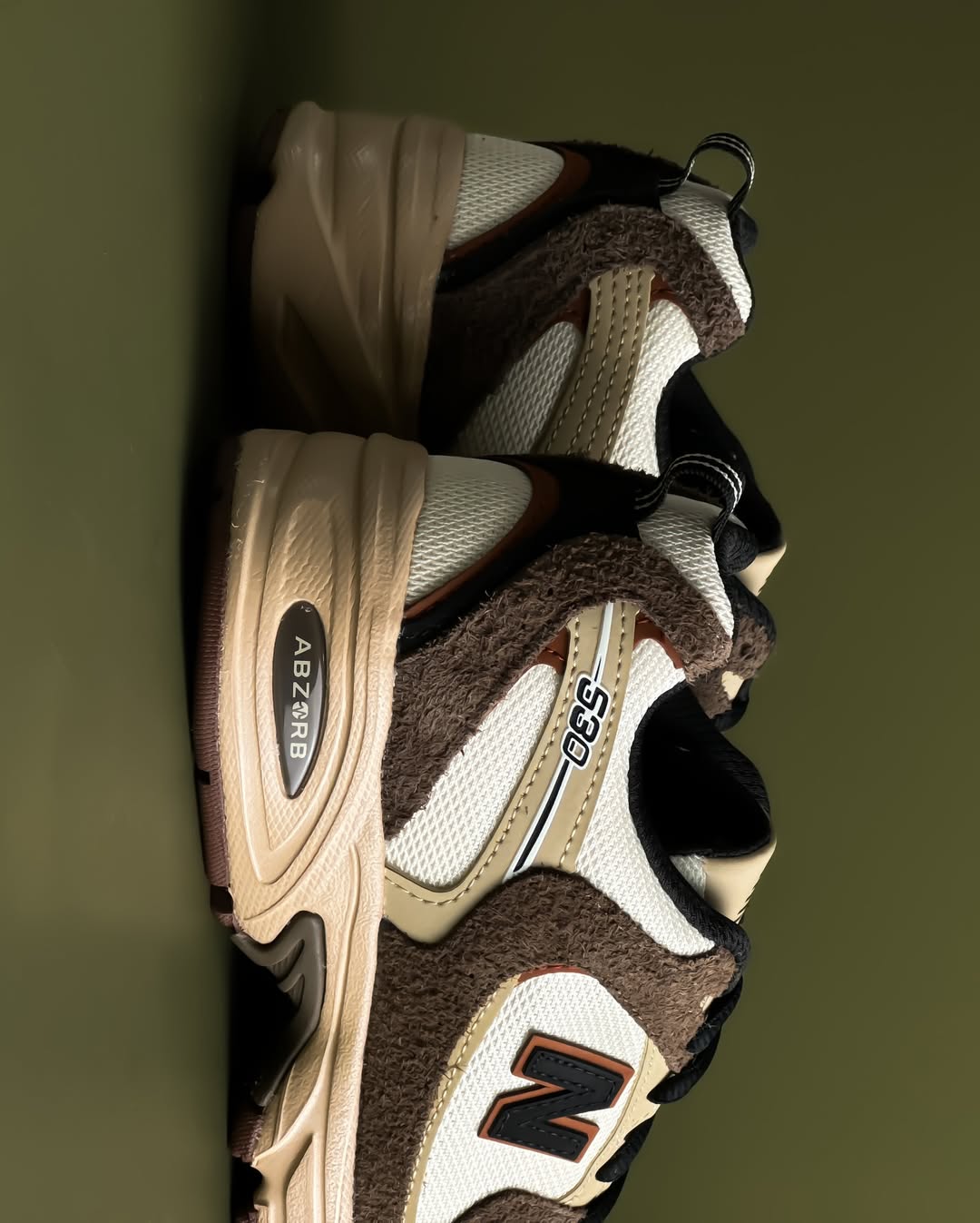 NEW BALANCE 530 DARK MUSHROOM