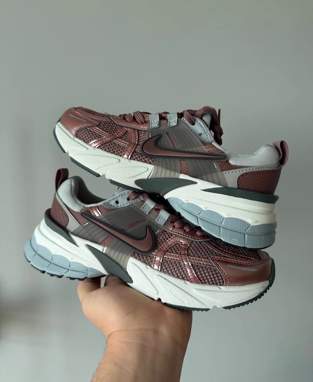 NIKE V2K RUN SMOKEY MAUVE
