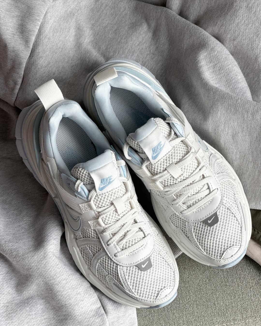 NIKE V2K RUN PLATINUM TINT SUMMIT WHITE