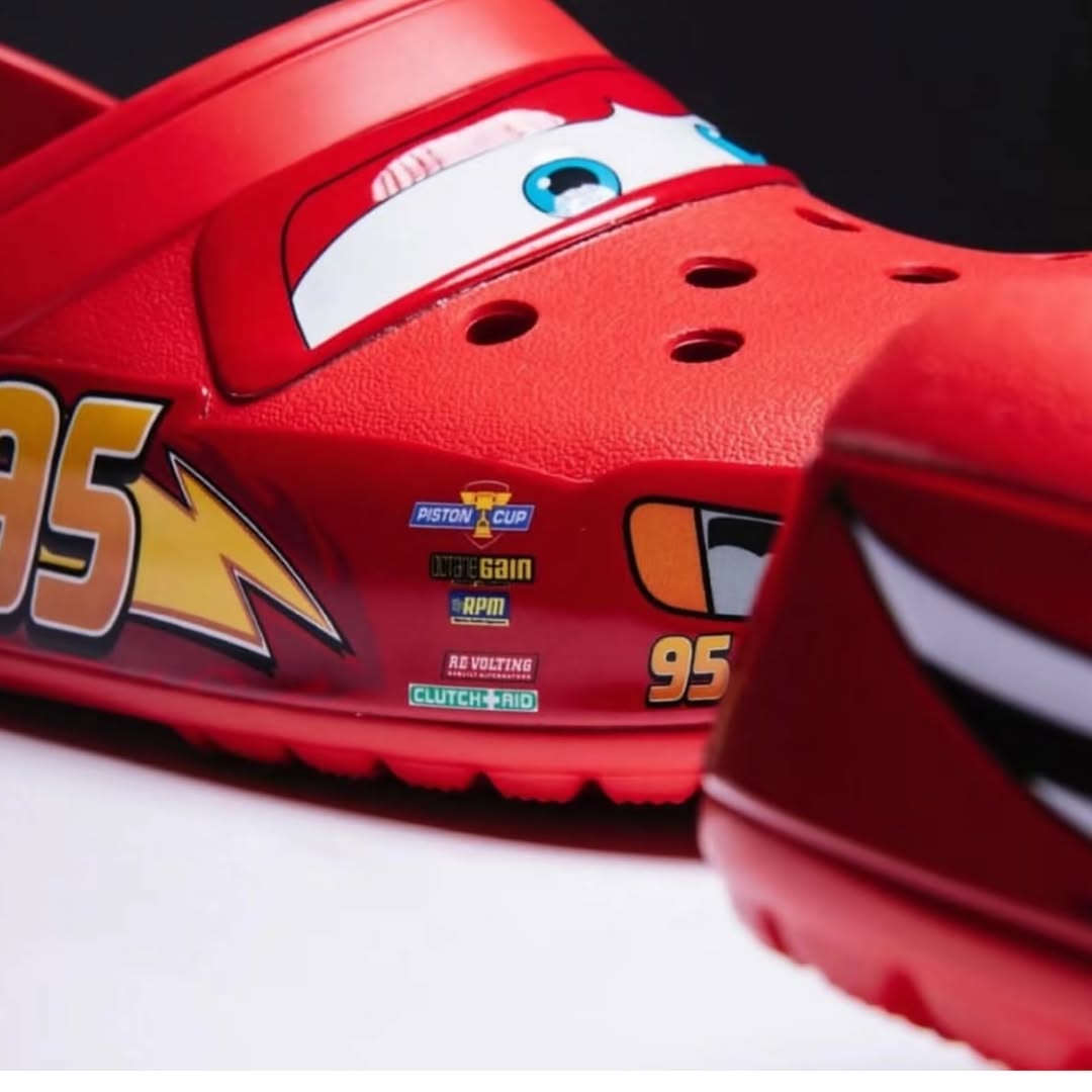 CARS X CROCS CLASSIC CLOG LIGHTNING MCQUEEN