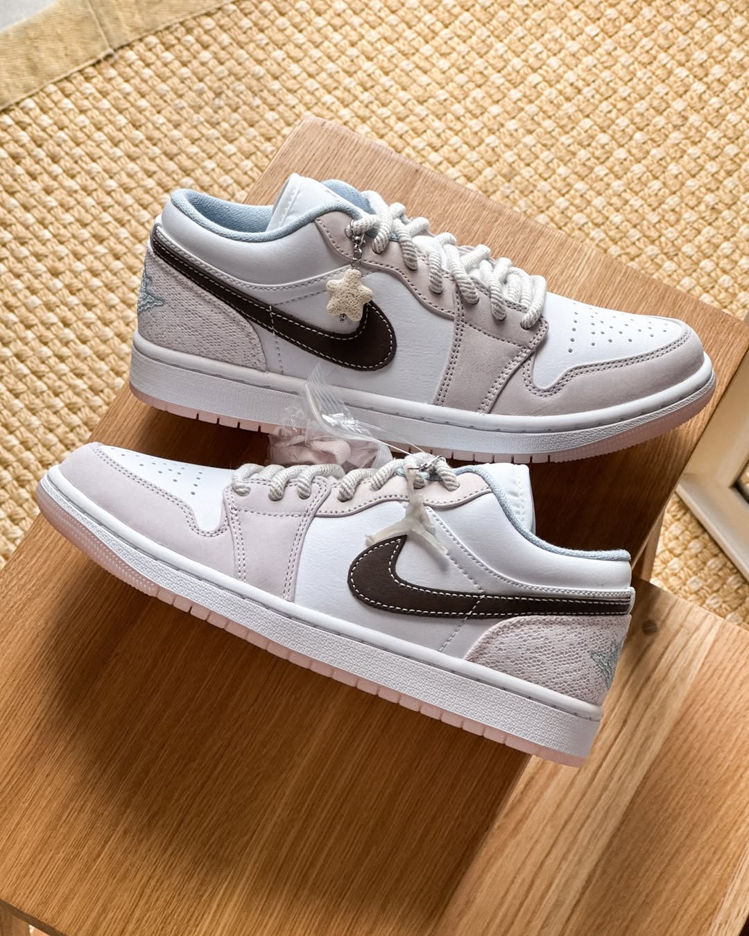 NIKE AIR JORDAN 1 LOW CORAL REEF