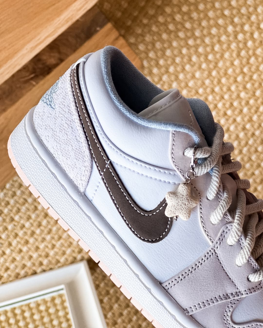 NIKE AIR JORDAN 1 LOW CORAL REEF
