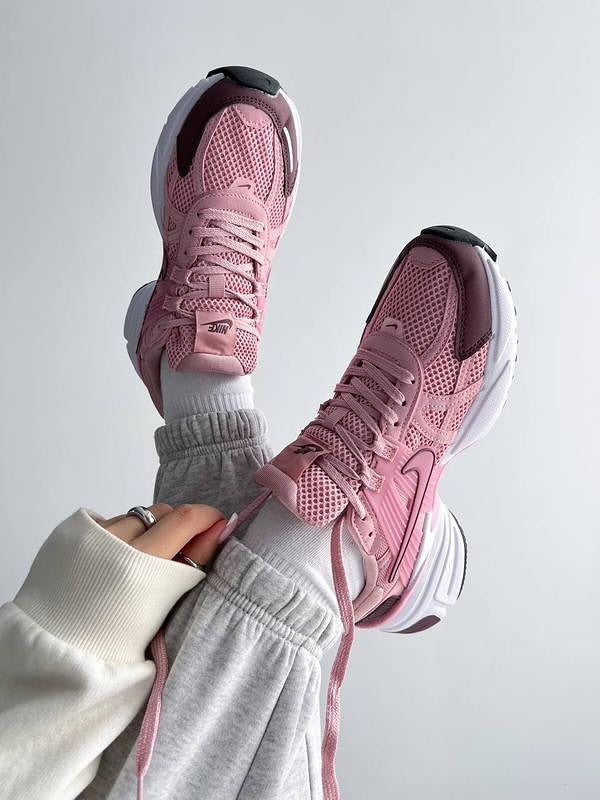 NIKE V2K RUN