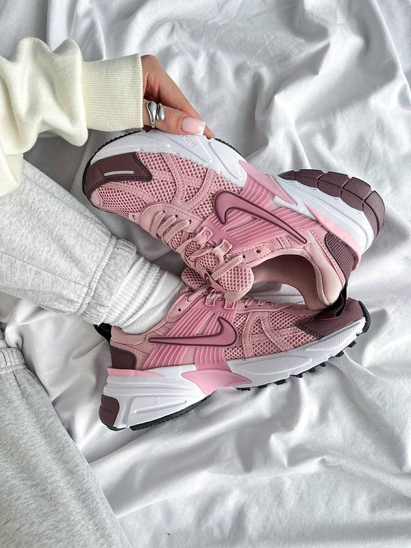 NIKE V2K RUN