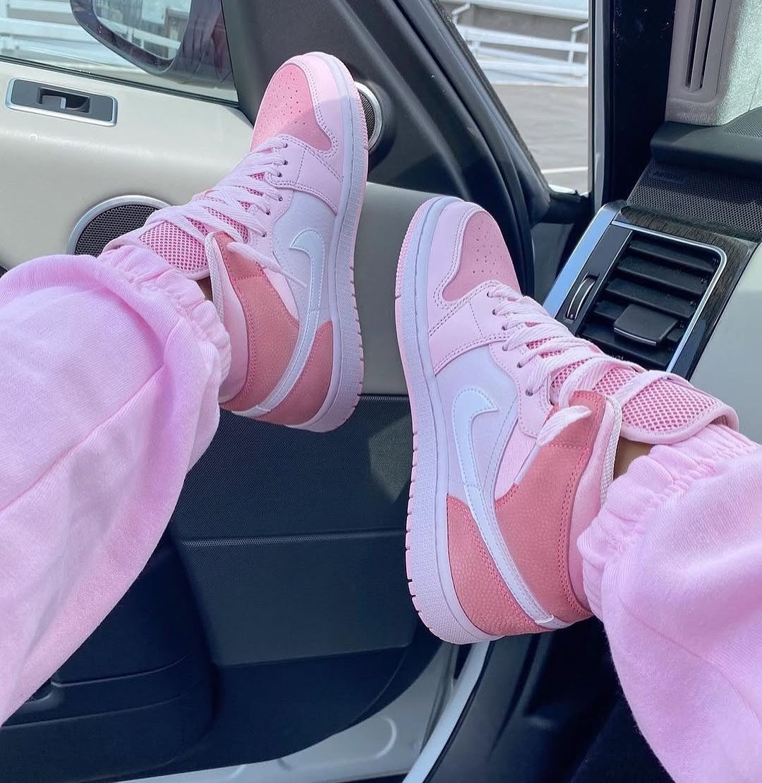 NIKE AIR JORDAN 1 MID DIGITAL PINK
