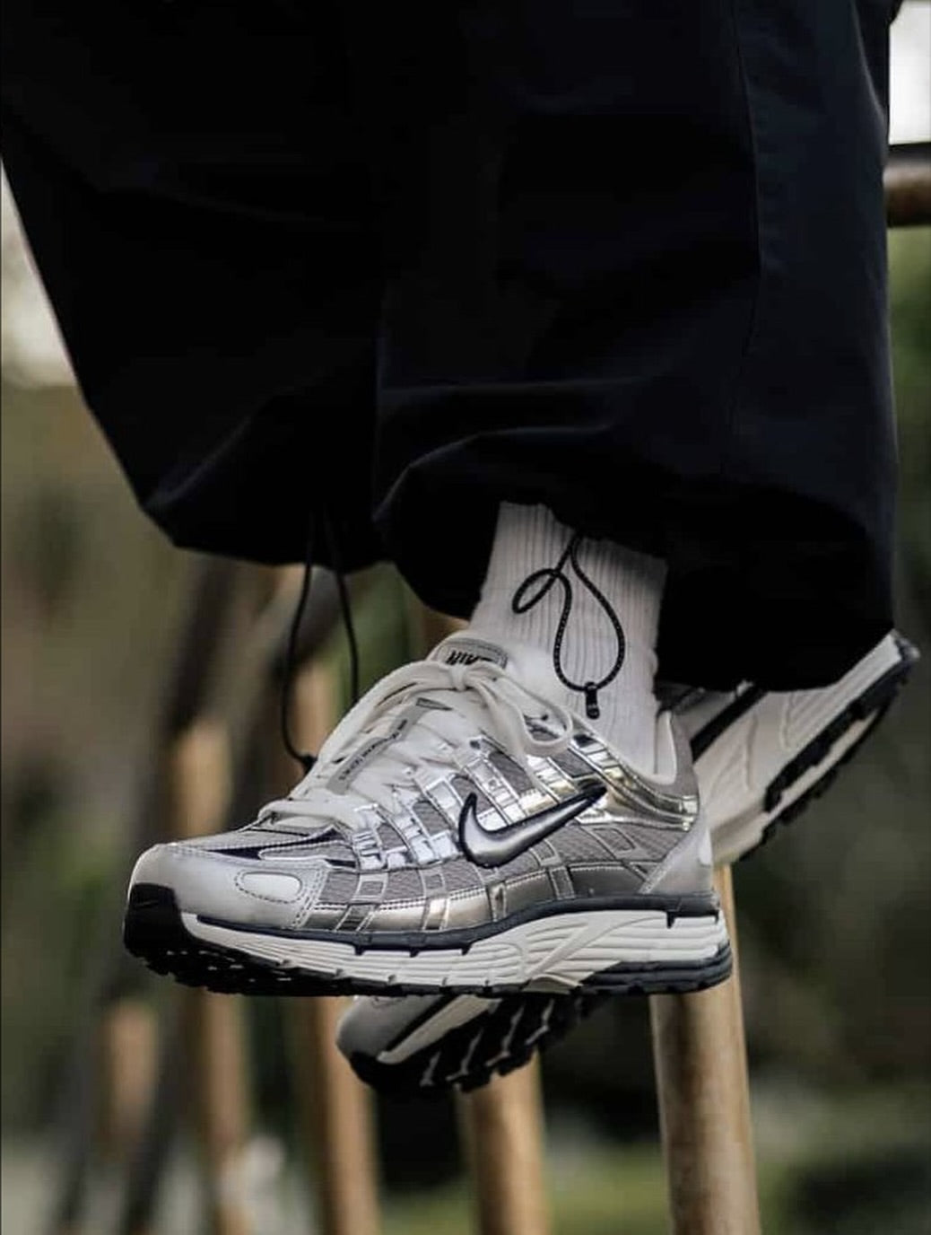 NIKE P-6000 METALLIC SILVER