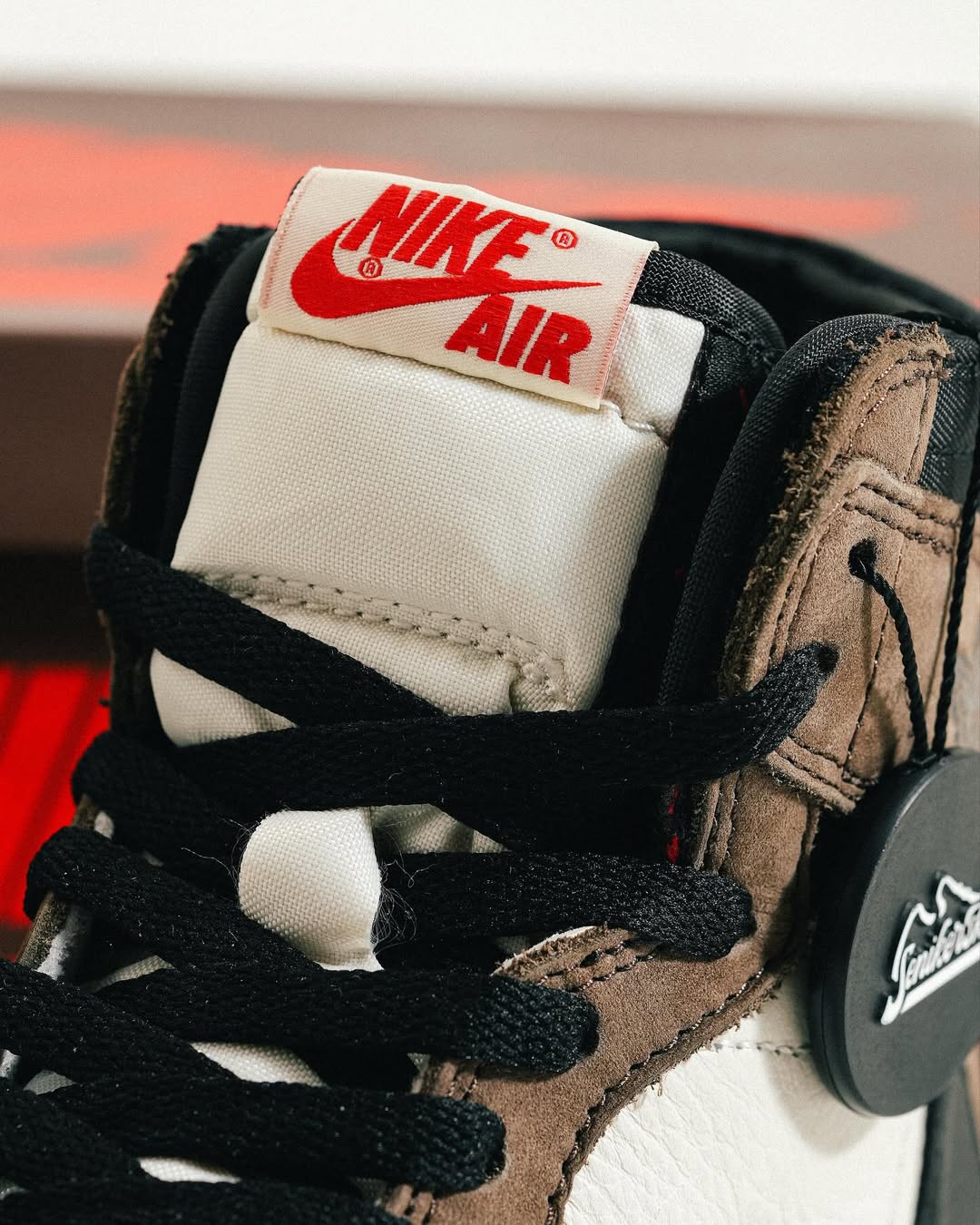 NIKE AIR JORDAN 1 HIGH X TRAVIS SCOTT