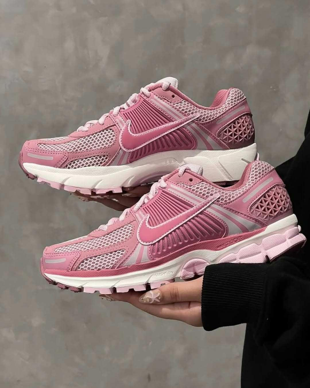 NIKE VOMERO 5 ELEMENTAL PINK