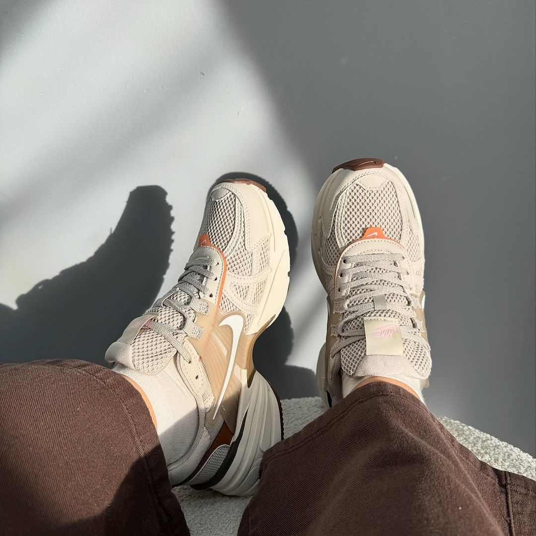 NIKE V2K RUN
