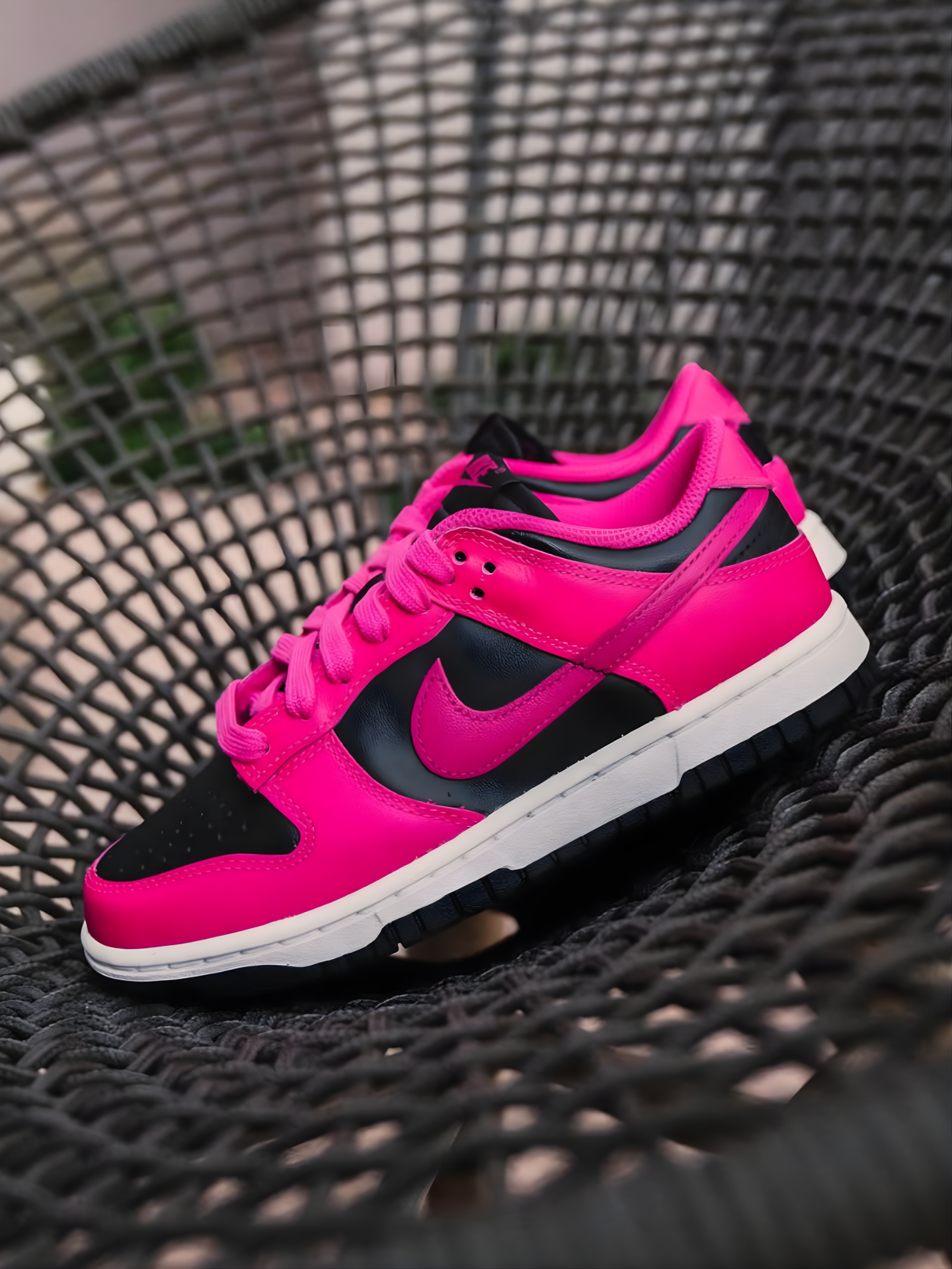 DUNK LOW WMNS IN FIERCE PINK