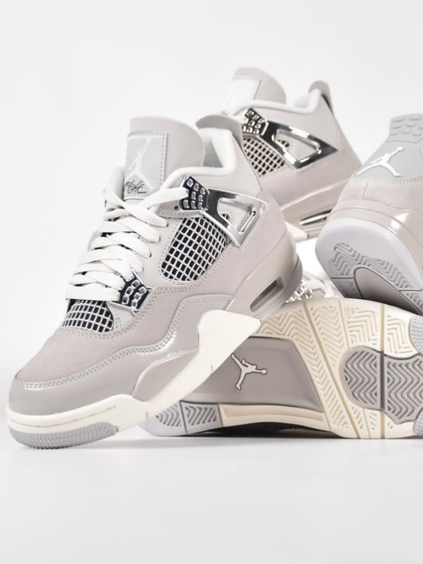 JORDAN 4 RETRO FROZEN MOMENTS