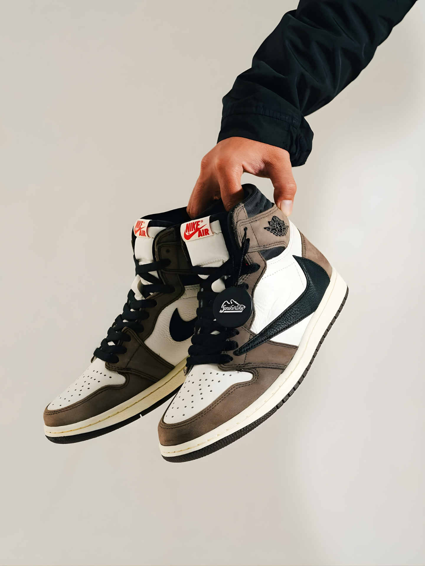 NIKE AIR JORDAN 1 HIGH X TRAVIS SCOTT