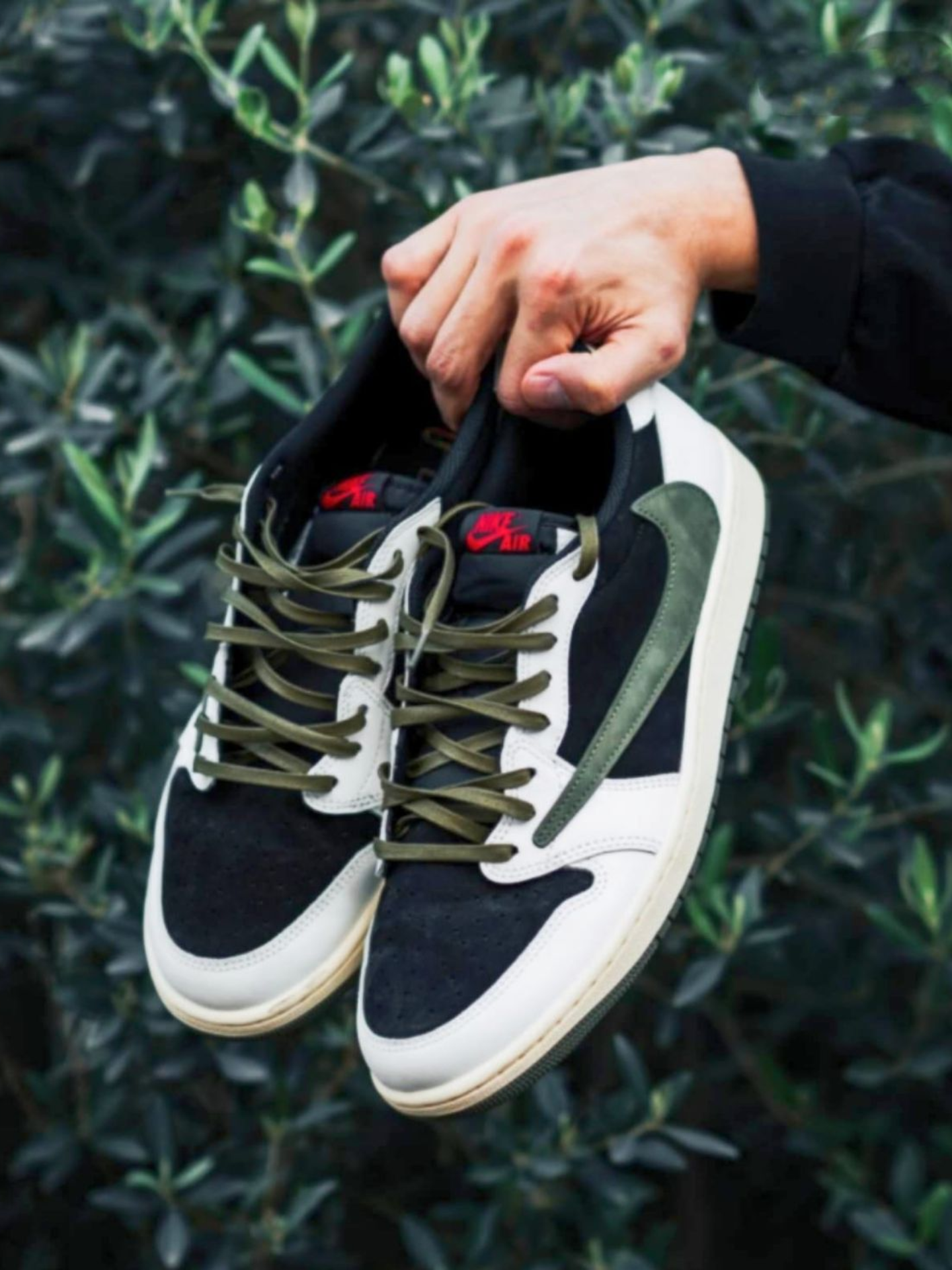 NIKE TRAVIS SCOTT X AIR JORDAN 1 LOW OG WMNS OLIVE