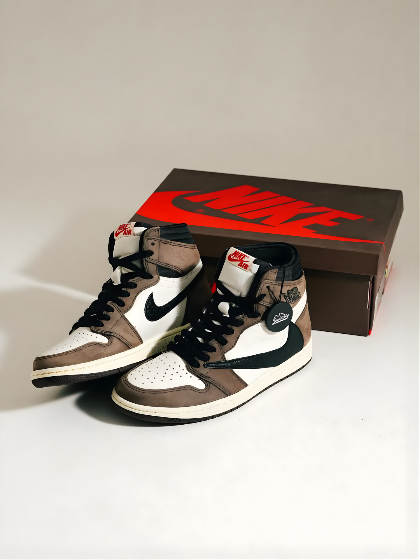NIKE AIR JORDAN 1 HIGH X TRAVIS SCOTT