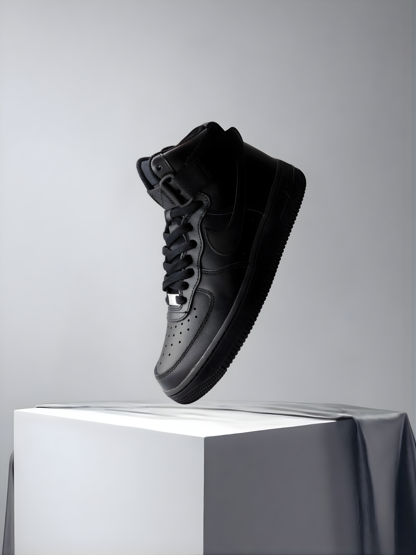 NIKE AIR FORCE 1 HIGH TRIPLE BLACK