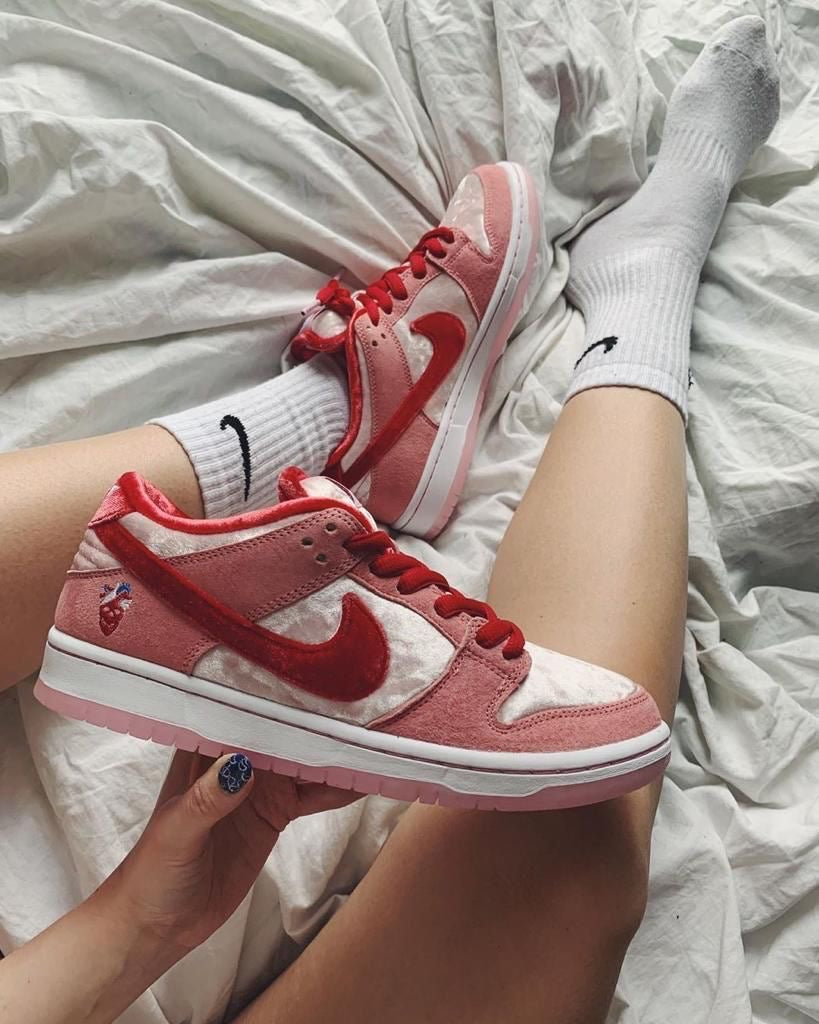 NIKE SB DUNK LOW STRANGELOVE